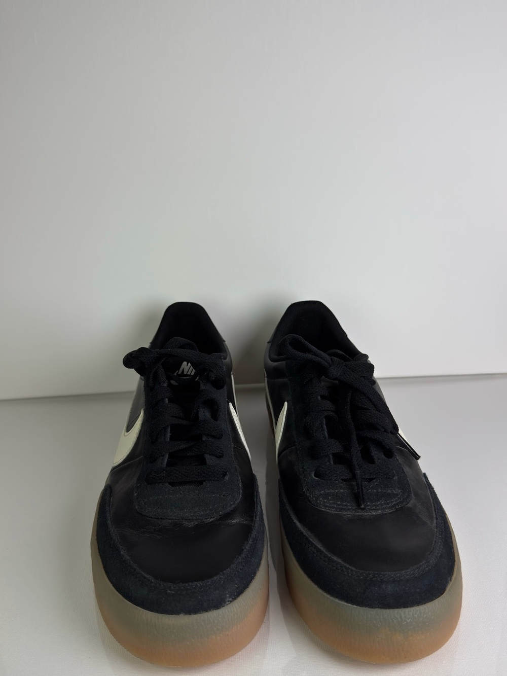 🔥👟Nike Men’s Black and White Low-Top Sneakers with Gum Outsole